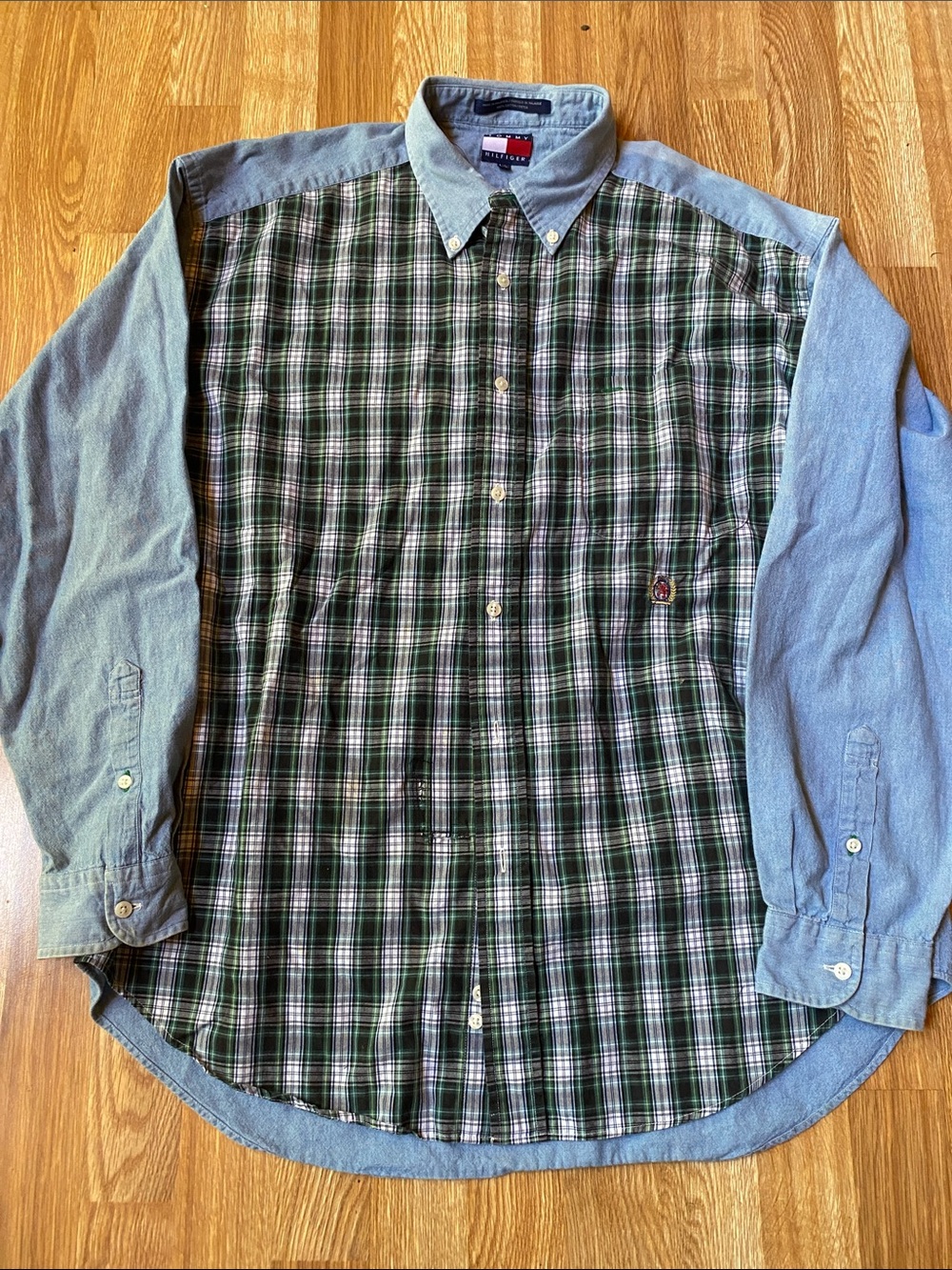Tommy Hilfiger Men’s Green Plaid Button-Down Shirt with Chambray Sleeves